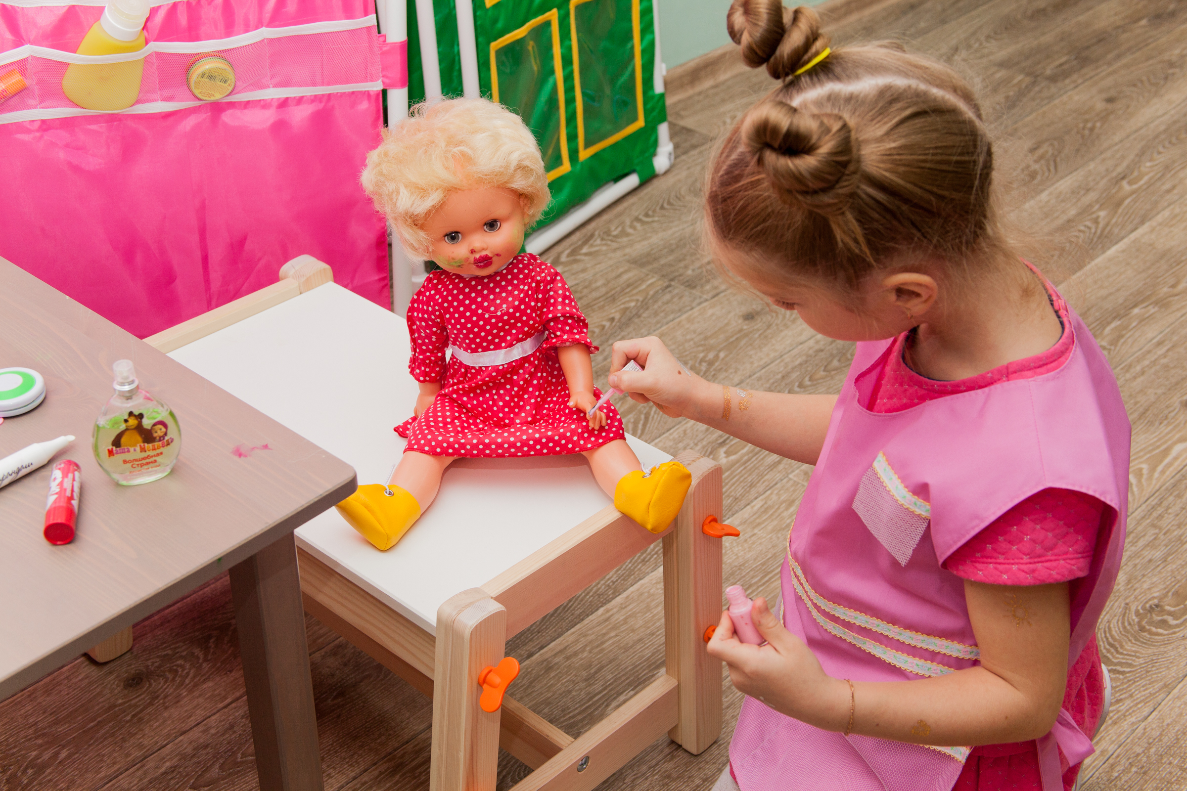 A set for the "Beauty salon"